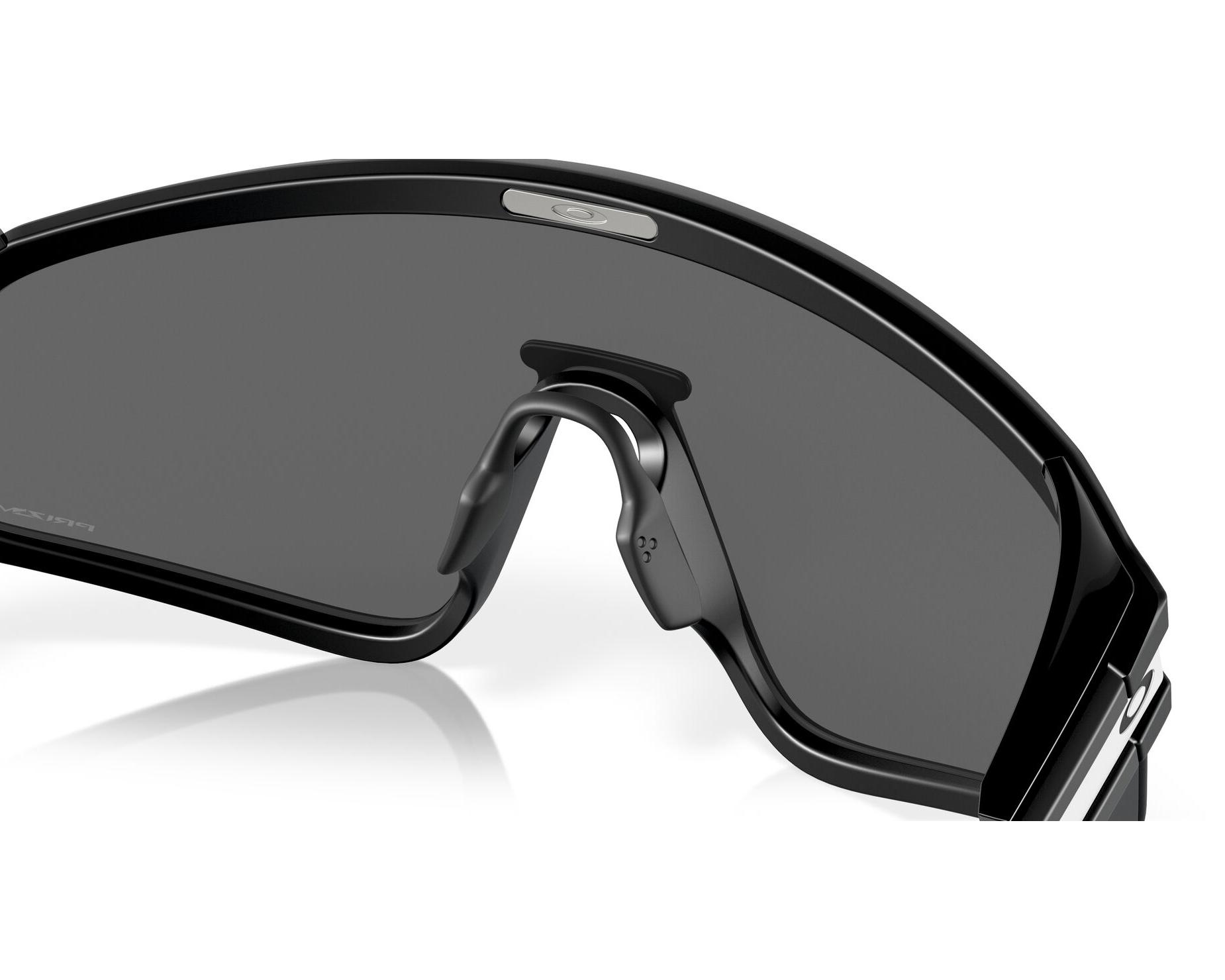 Oakley OO9404 940401 - Negra  Vista de 360 grados 5